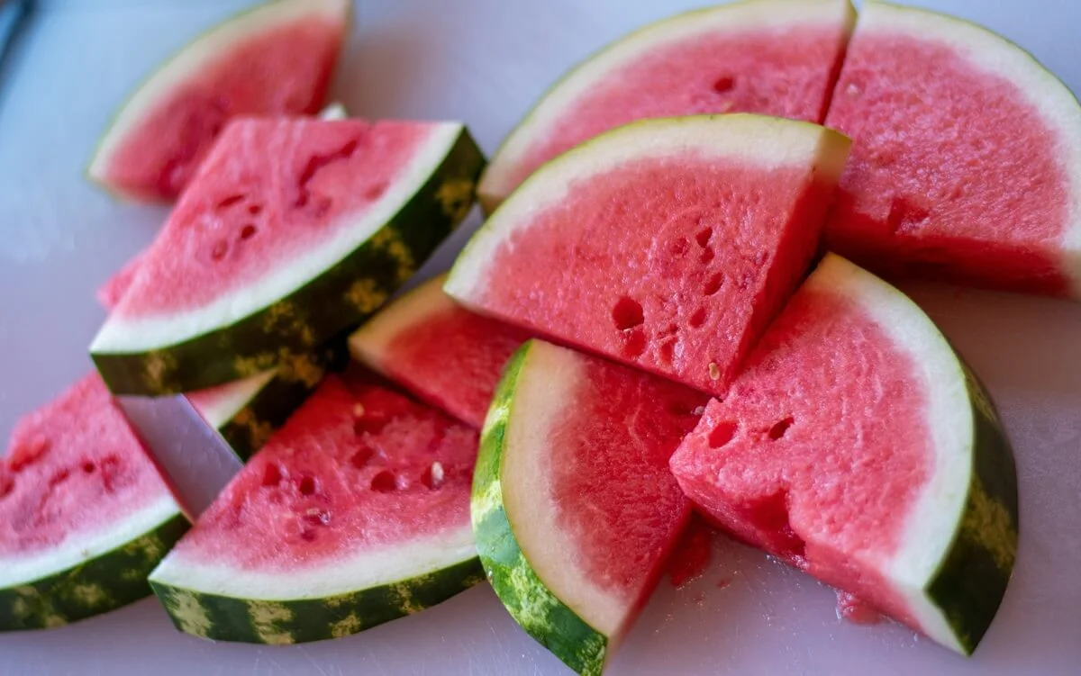 Snacks beim Fahrradfahren im Sommer Snacks beim Fahrradfahren im Sommer