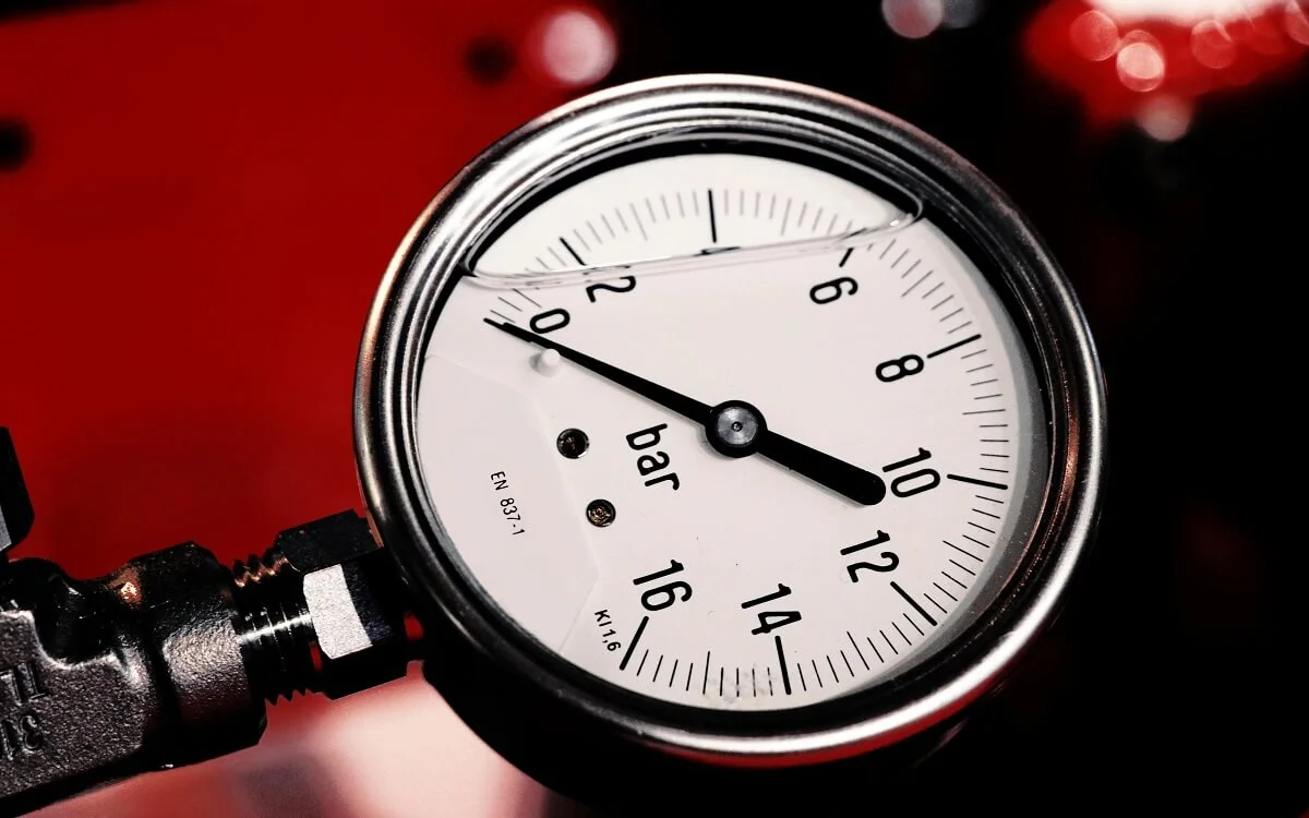 Luftdruck beim Fahrradanhänger messen